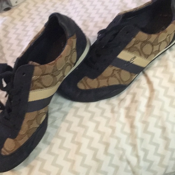 Size 7 women’s coach shoes - Picture 2 of 2